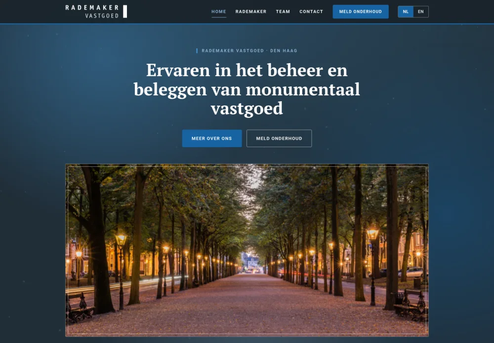 Homepage van Rademaker Vastgoed met Nederlandse en Engelse navigatie en de actie Meld onderhoud